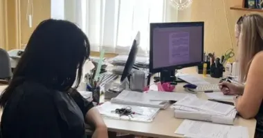 Оставила 7-месячного сына одного на 5 дней: в Киеве будут судить 17-летнюю мать