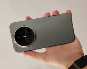 Вдвое дешевле iPhone Air: 7-дюймовый смартфон Huawei удивил батареей на 6500 мАч (фото)