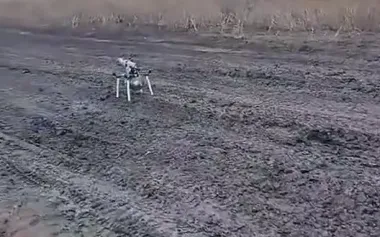 Ukrainian fighters neutralised Russian FPV waiting drone on fibre optic cable. VIDEO