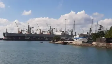 Атака морских дронов на российский порт Туапсе — в сети появилось видео