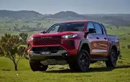 Новый Toyota Hilux: обновленный дизайн и электрическая версия