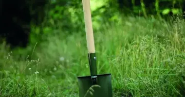 У Києві 15-річного хлопця побили лопатою - відео