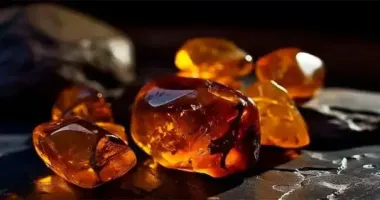 На Рівненщині суд оштрафував пенсіонерку за 6 кг бурштину