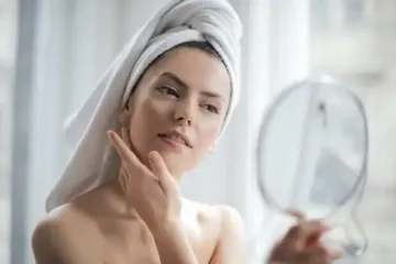 Возвращает свежесть и упругость: простой лайфхак, который поможет омолодить кожу лица