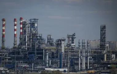 В 1500 км от Украины. Дроны атакуют НПЗ в российском Орске