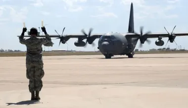 На границе Грузии и Азербайджана упал турецкий военный самолет (видео)