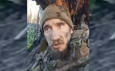 Occupier hides from drones under bush and complains about life: "No food, no water... F#cking Khokhols. My leg’s blown up. Lots of corpses. So many!". VIDEO
