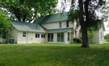 Детская интуиция спасла семью: дом, где "водились призраки", позже смел торнадо (фото)