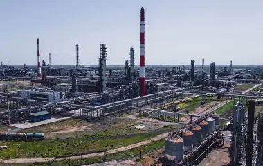 Пролетіли 1400 км. Дрони СБУ уразили російський НПЗ в Орську (фото, відео)