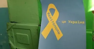 Спалений прапор РФ та українські символи: партизани на окупованому Запоріжжі нагадують росіянам про спротив