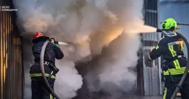 На Київщині ліквідували пожежу на пилорамі
