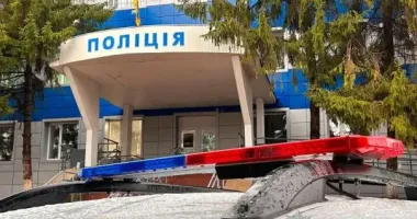 Вандализм на кладбище: на Полтавщине мужчина повредил три могилы