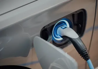 Спрос на электромобили в Украине бьет рекорды: самые популярные модели (фото)