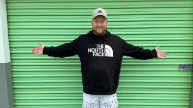 Чоловік купив покинуте сховище і виявив у сейфі $7,5 мільйона готівкою (фото)