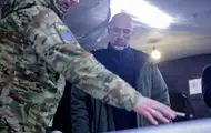 Шмигаль відвідав оборонців Вовчанська