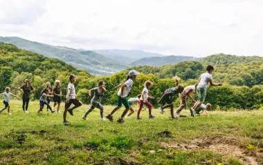 Держава компенсує відпочинок для дітей, постраждалих від війни: що потрібно знати батькам