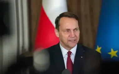 We would rather eat grass than become Russian colony again, - Sikorski