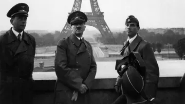 Гитлер отправил бы себя в газовые камеры: ученые провели новый анализ ДНК фюрера