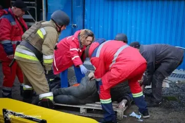 Росіяни вдарили про промисловому об’єкту в Миколаєві: багато поранених (фото)