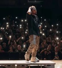 Автобус группы "Без Обмежень" в Днепре попал в ДТП: появилось видео с места происшествия