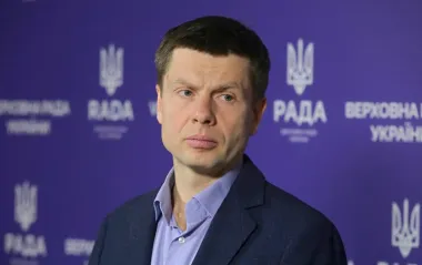 Один документ вместо двух: правительство предлагает упростить некоторые правила для иностранцев