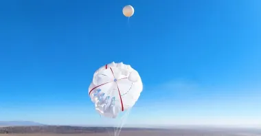 Воздушный змей, вырабатывающий энергию: в Китае показали необычный генератор (видео)