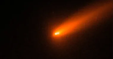 Другая комета ATLAS развалилась на части на пути к Земле: что произошло (видео)