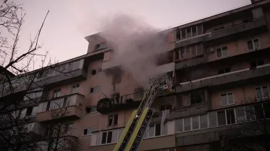 Russia attacks Ukraine with 430 drones, 18 missiles: four people killed – Zelenskyy