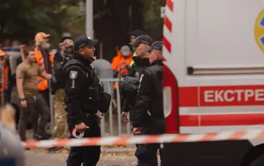 Обломки "Искандера" повредили посольство Азербайджана в Киеве