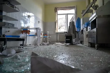 В Киеве во время атаки РФ поврежден Институт отоларингологии: есть раненые, — Минздрав (фото)