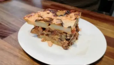 Греческая запеканка с мясом и соусом бешамель: готовим настоящую мусаку как в ресторане, рецепт