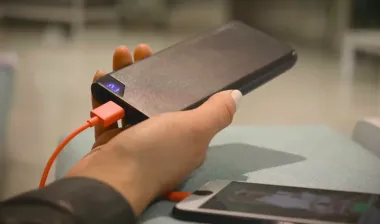 "Решил подзарядить": в Краматорске военный погиб от взрыва павербанка