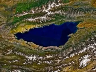 Сліди давнього міста знайшли під водами одного з найглибших озер