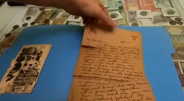 Женщина нашла во время ремонта письмо 100-летней давности: ждал, чтобы его прочитали (фото, видео)
