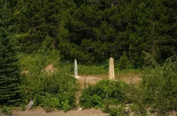 Самая длинная в мире граница между странами более странная, чем выглядит на карте (фото)