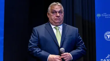 Орбан назвал поддержку Украины "безумием" и заявил, что уверен в победе России