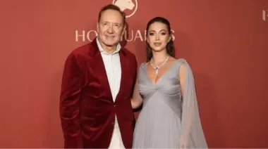 Продюсерка, яка фінансувала фільм про Зеленського, може бути причетна до міжнародної шахрайської схеми – ЗМІ