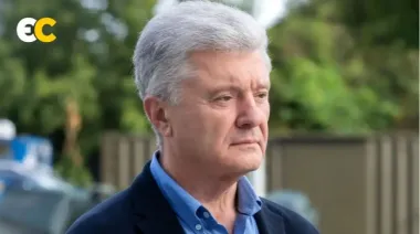 Порошенко закликав до повної відставки Кабміну та формування нової парламентської коаліції