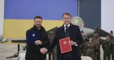 Зеленський і Макрон підписали важливий документ про посилення оборони України