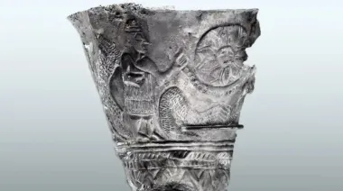 4300-летний кубок из серебра хранит древнейшее изображение сотворения космоса
