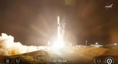 SpaceX в 500-й раз отправила в космос подержанную ракету: на орбиту выведен мощный спутник