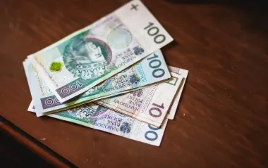 Нацбанк снизил курс злотого на 2 копейки