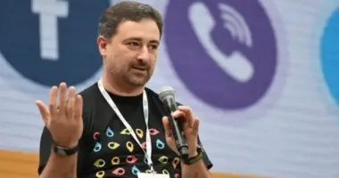 Голова "Укрпошти" заробляє понад пів мільйона на місяць: Ігор Смілянський розповів про своє життя та роботу