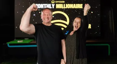 Нефтяник стал миллионером после стука в дверь и сразу уволился (фото)