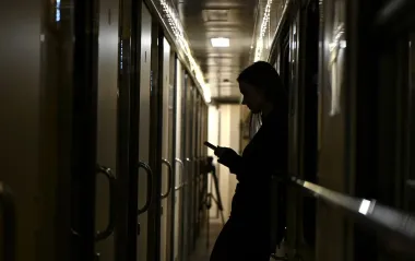 Ночной обстрел Днепра: в вагонах и вокзале выбиты окна, два поезда отправились с задержкой