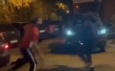 ’SMO hero’ with axe ’denazifies’ neighbour and ’demilitarises’ his car in Belgorod region. VIDEO