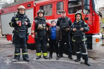 Маленький герой Харькова: 8-летний мальчик спас себя и бабушку во время пожара (фото)