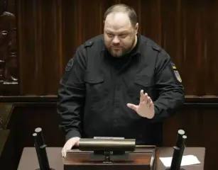 “Саботаж та загроза для держави”: Стефанчук різко відреагував на блокування трибуни в Раді