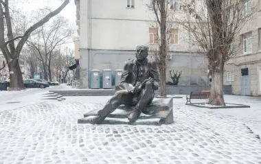 Сніг дістався навіть до Одеської області: де в Україні сніжить і як сильно (фото, відео)