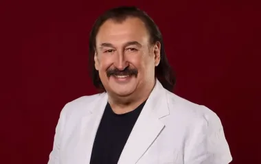 Степан Гига борется за жизнь: команда певца обратилась к фанам